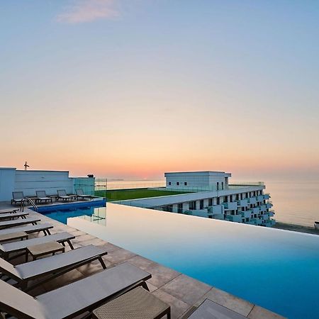Studio Cornelia Seaview Spa&Pool In Infinity Beach Resort Mamaia Exteriör bild